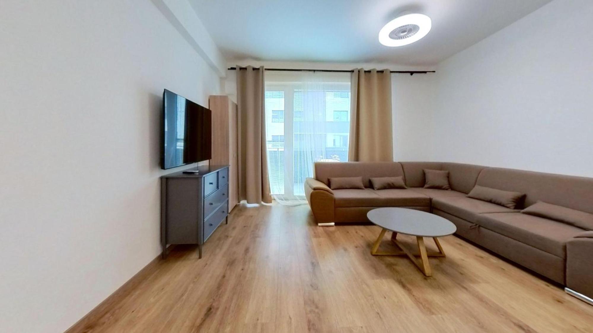 Air-Conditioned 2 Room Apartment, Balcony, New Building, 201 Rovinka Bagian luar foto